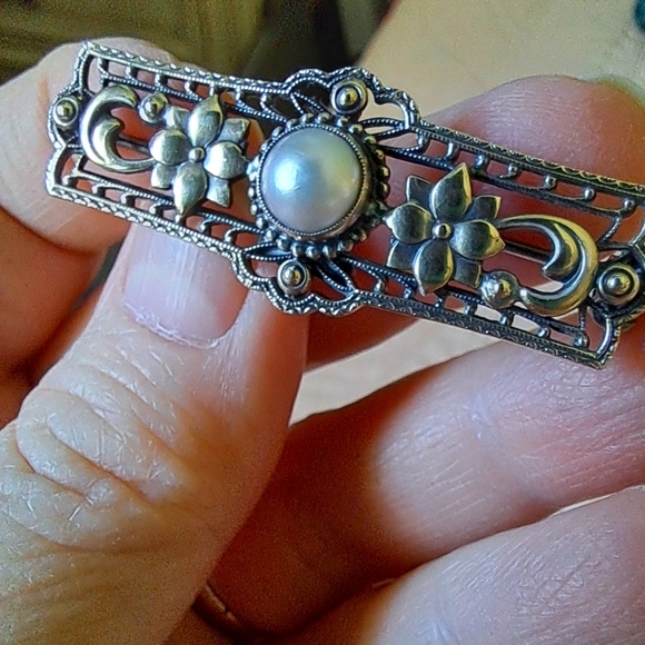 Vintage 14kt over Sterling Silver Symmetalic Floral Pearl Brooch - Picture 5 of 13